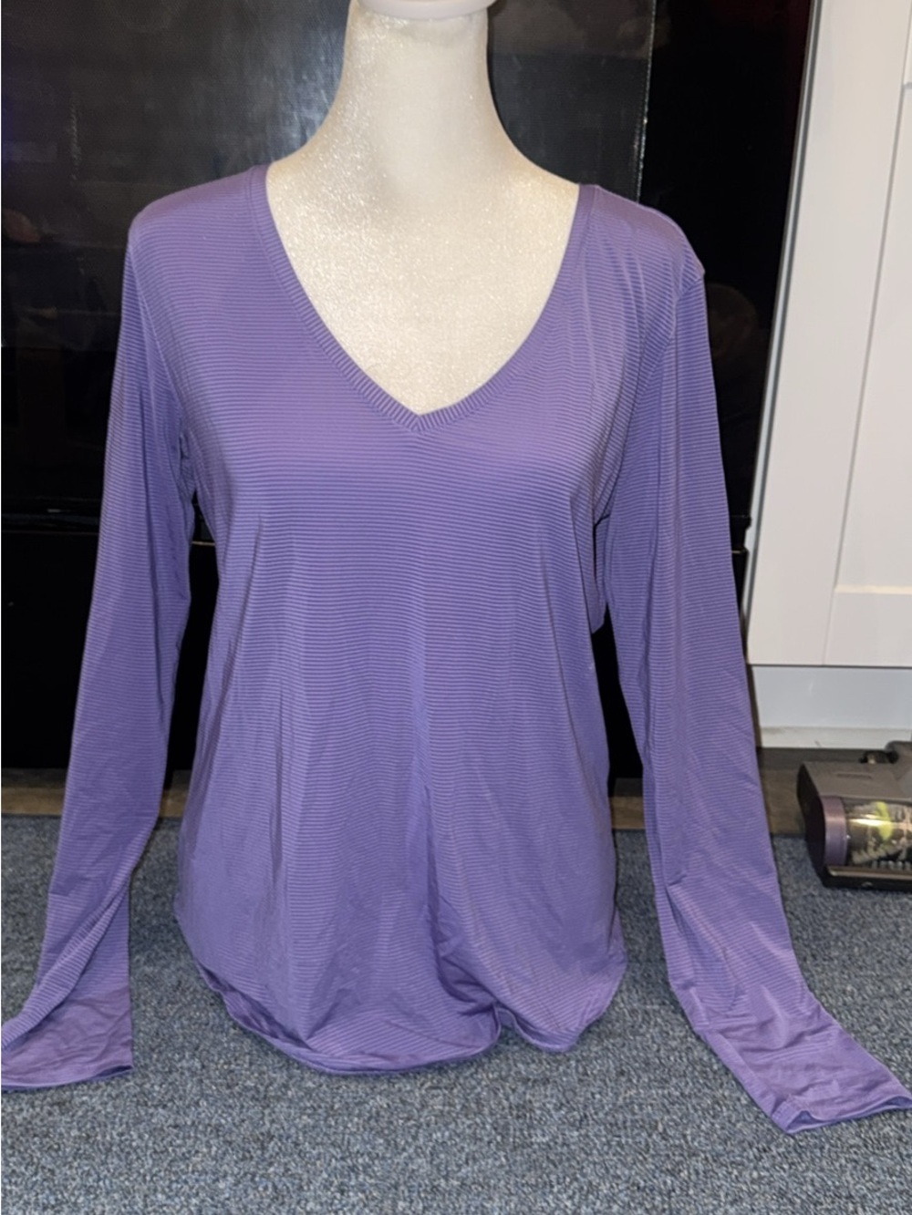Relaxed V-Neck Long Sleeve Tee - Lavender Purple